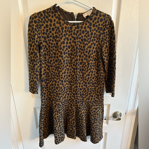 Loft cheetah print dress. Very comfortable and flattering - Picture 3 of 7